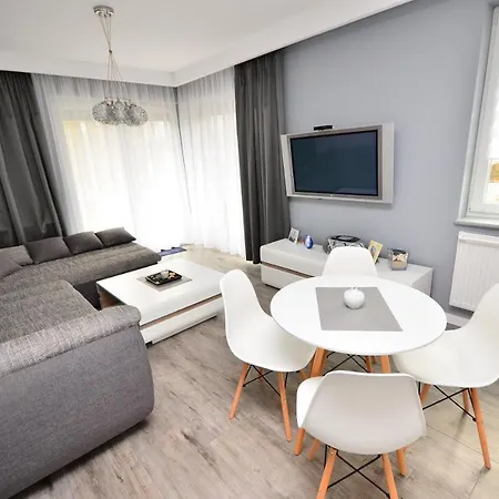 Lägenhet - - Lesne Tarasy - 45b/10 - 150 M Od Morza Dziwnówek