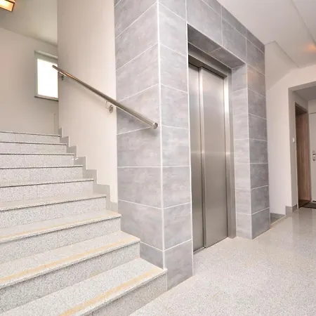 - - Lesne Tarasy - 45b/10 - 150 M Od Morza *